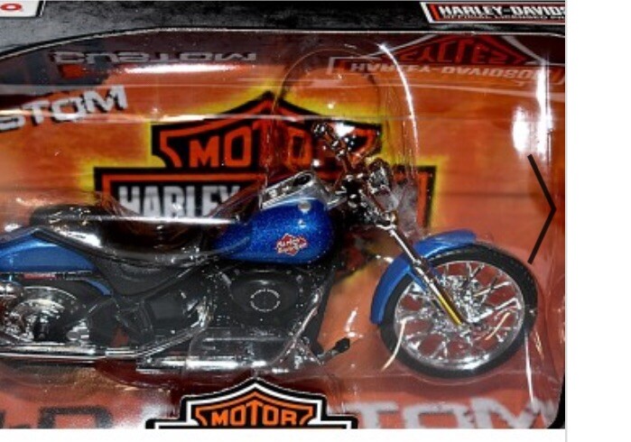 Maisto 1:18 Harley-Davidson 2002 FXSTB Night Train Blue
