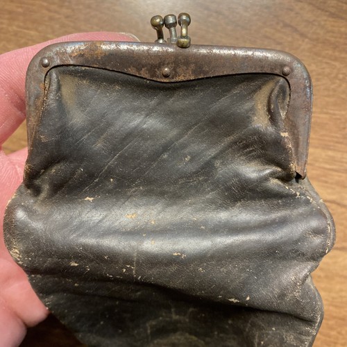 Cartera de cambio antigua victoriana de cuero para mujer de 1800 / principios de 1900 **LEER** A9 - Imagen 5 de 21