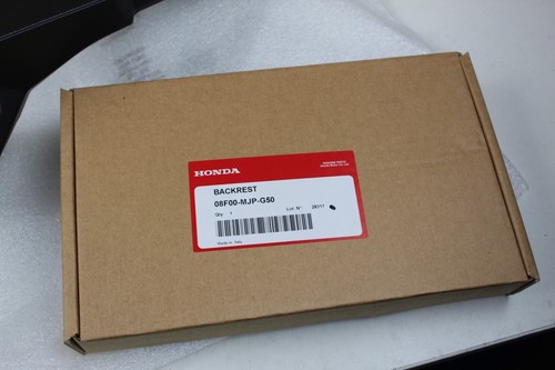 Honda X-ADV 750 17-20 OEM COMPLETE 35L TOP BOX KIT with rear carrier / hardware - Picture 5 of 24
