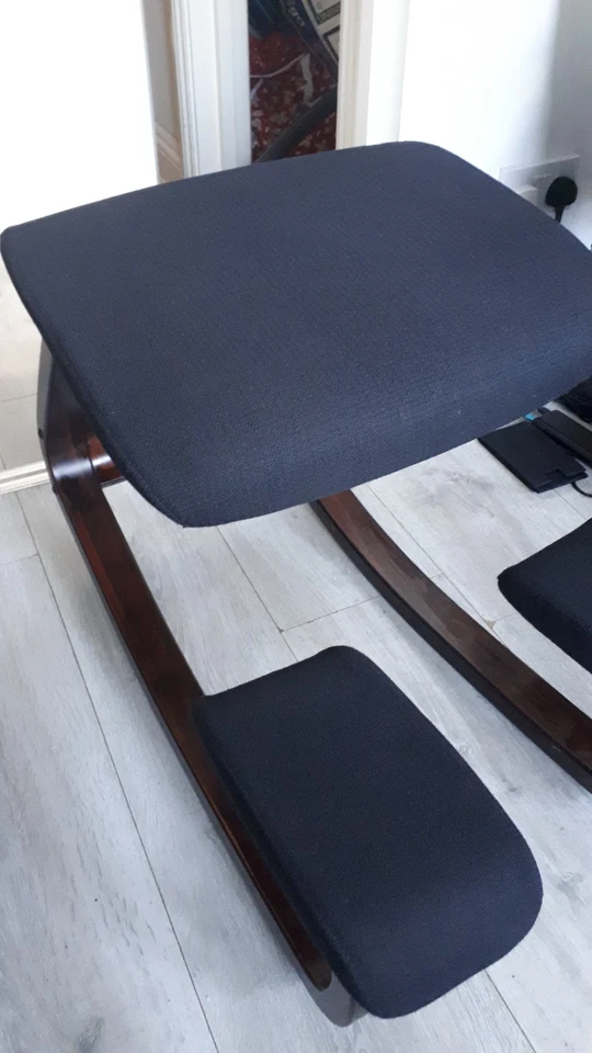 Silla ergonómica Stokke Balans Varier Thatsit arrodillada sin respaldo - Imagen 3 de 4