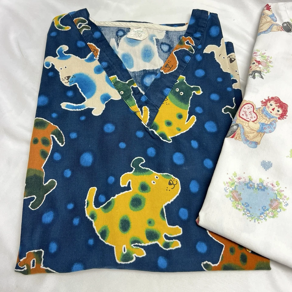 Vintage Scrub Tops Lot of 3 L/XL Pockets Puppies Chicks & Ragedy Ann Tafford - Image 2 of 4