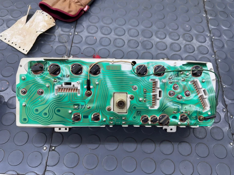 Комплект спидометра Mazda B2000 1985 1986 1987 от оригинального производителя 149 000 миль 85 86 87 - Изображение 2 из 3