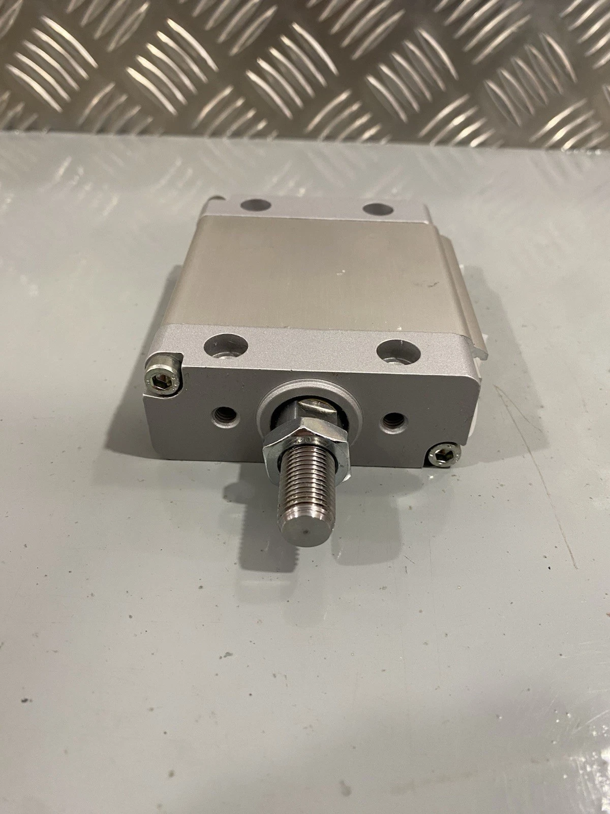 Festo 583195 DZF-40-20-A-P-A Flat Cylinder Brand New 6