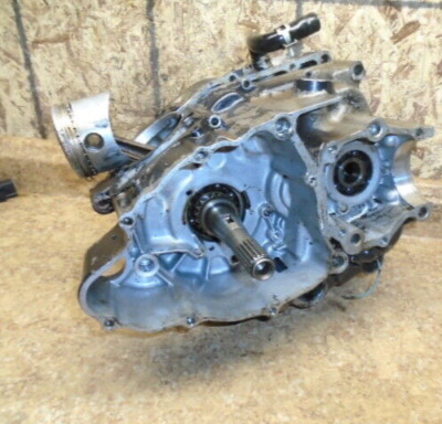 1986 YAMAHA YFM200 YFM 200 MOTO4 ATV Engine Motor Crank Case Shaft Casing 86 L3