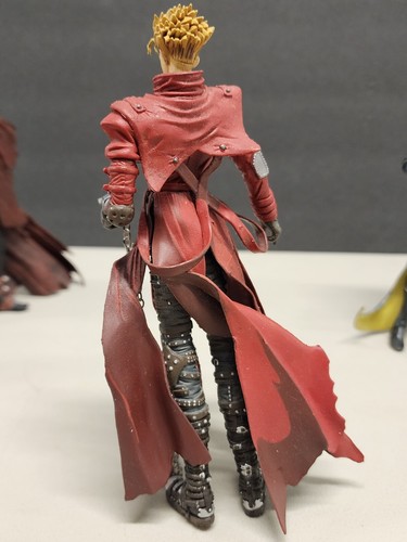 Lot of 4 Action Figures Vampire Hunter D, Spawn V Ultra, Vash Stampede Trigun - Picture 13 of 22