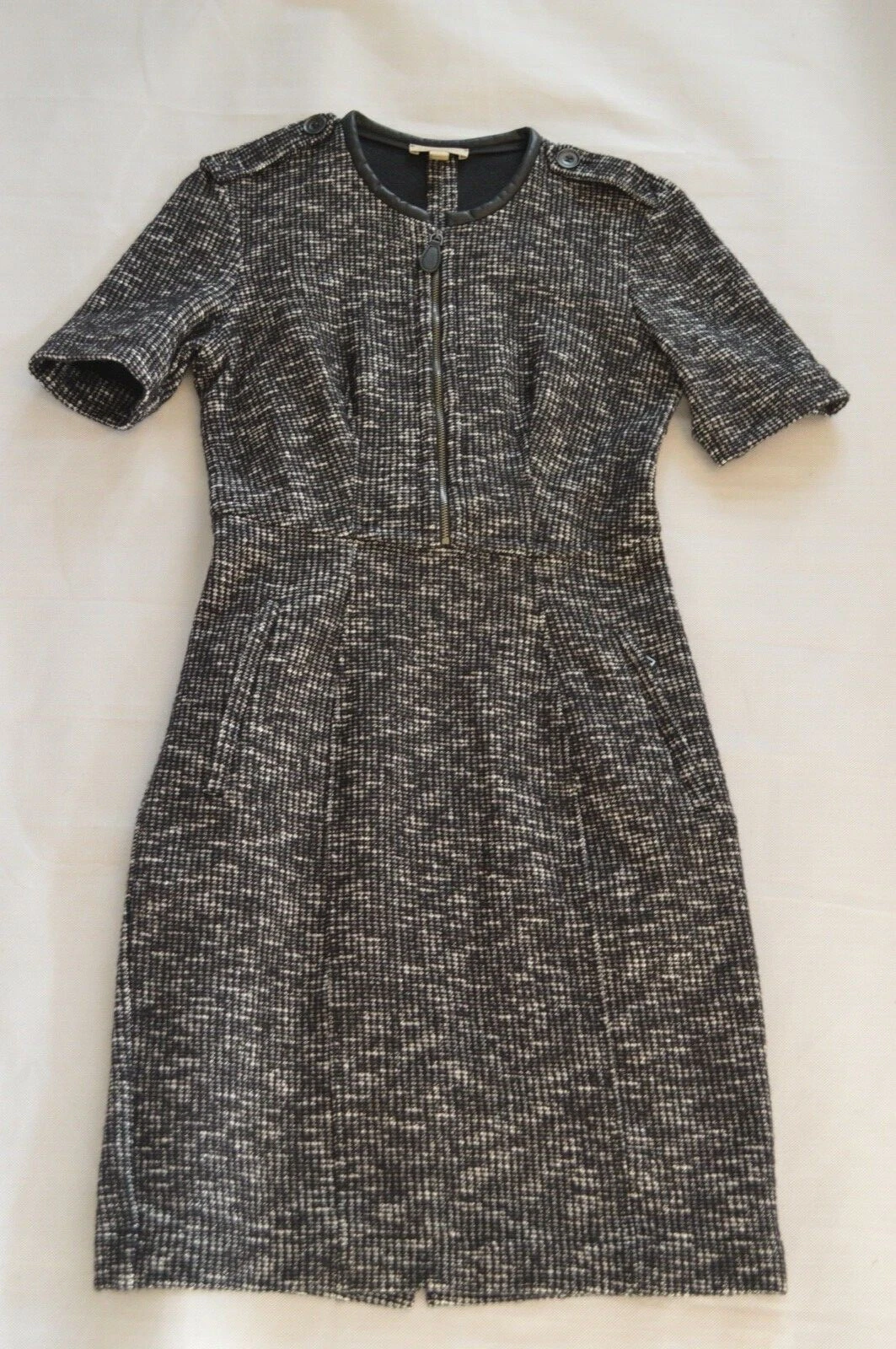 Abito militare Burberry nero spalla cerniera anteriore in pelle finiture donna UK8 US6 EU36