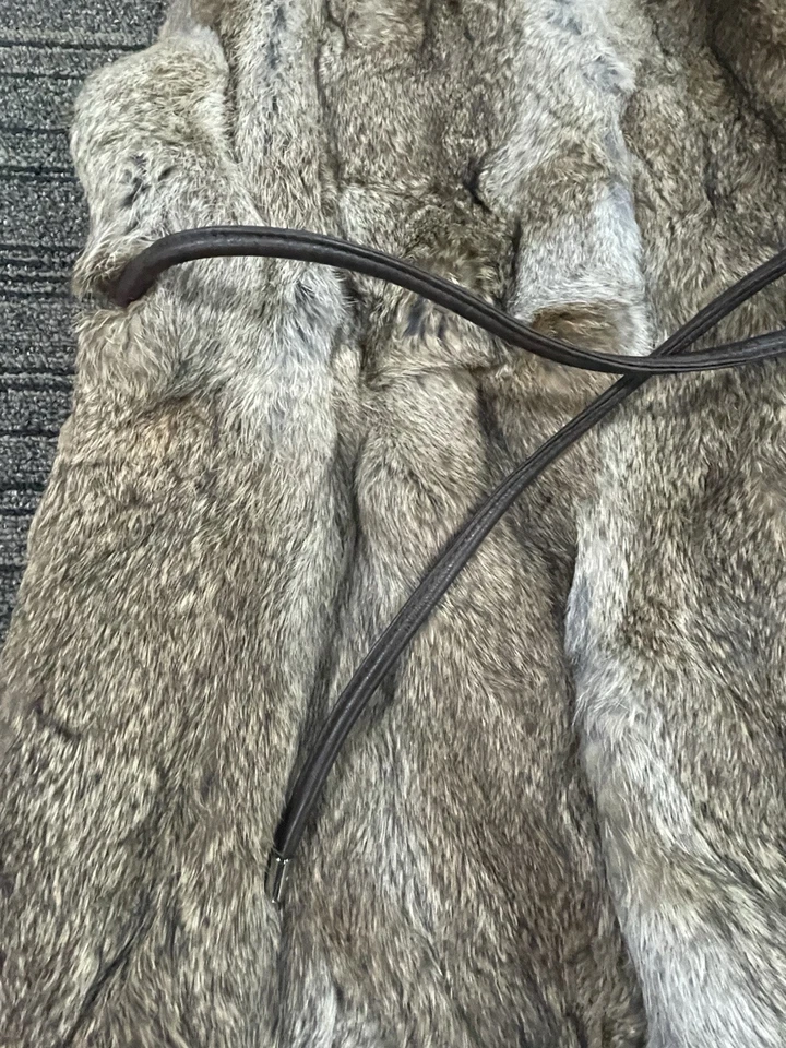 Colete de pele de coelho autêntico Coach com cinto de couro - Tamanho M - Ótimo estado - Imagem 4 de 4