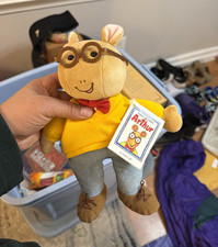 1995 Marc Brown Arthur Aardvark Plush Doll w/ Glasses Tie Tags