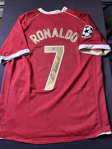 Cristiano Ronaldo Signed Autograph AUTO Soccer MUFC Jersey Beckett BAS COA - L01