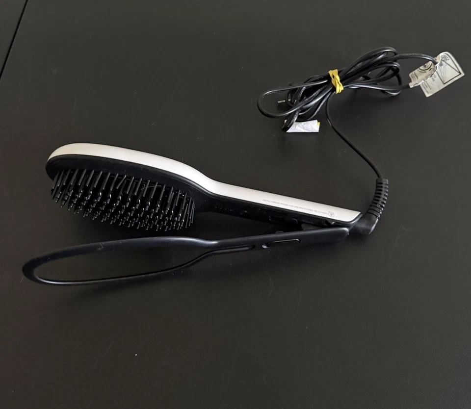 InStyler Model 00620 Glossie Ceramic Styling Heat Brush Straightener Flat Iron - Image 2 of 4