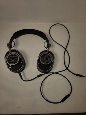 Master & Dynamic MH40 Over-Ear Headphones (Black)