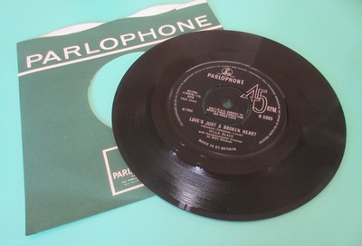 CILLA BLACK - LOVES JUST A BROKEN HEART b/w YESTERDAY 7'' VINYL SINGLE 1966 R5395