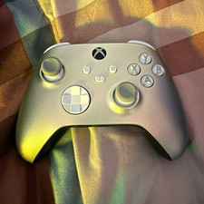 Microsoft Xbox Wireless Controller, has stick...