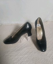 Vintage Salvatore Ferragamo Black Leather Pumps 6.5 B Cap Toe Slipon Shoes