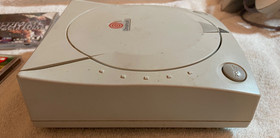 SEGA Dreamcast HKT-3020 Console, Controller w/ VMU & 2 Empty Game Cases Untested