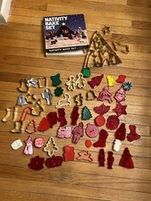 vintage christmas cookie cutters metal Plastic Lot Of 63 HRM Fox Run Nativity Mo