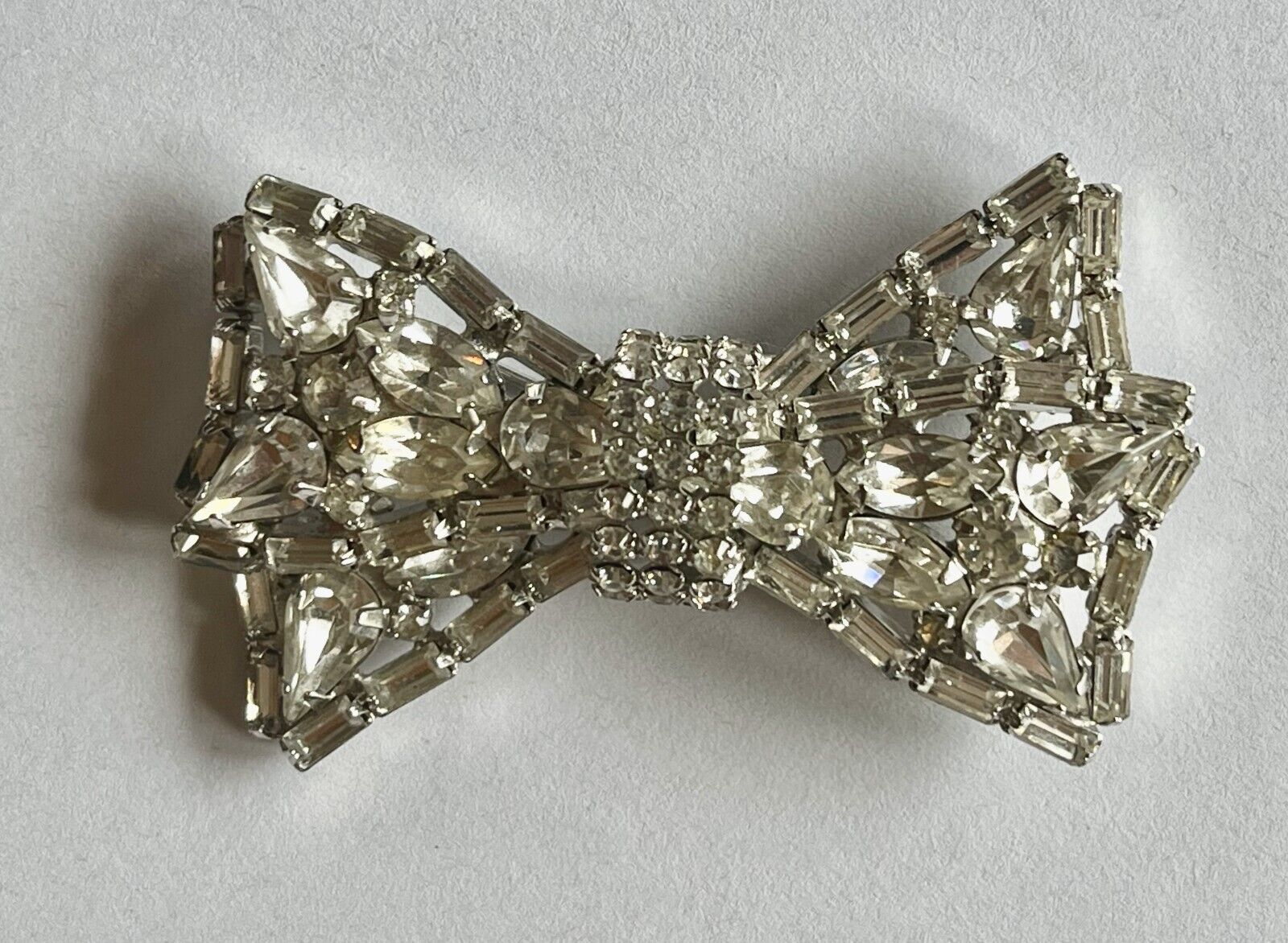 Stunning Vintage Large Crystal Rhinestone 3D Bow … - image 1
