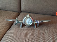 Tischuhr im Stile des Art Deco