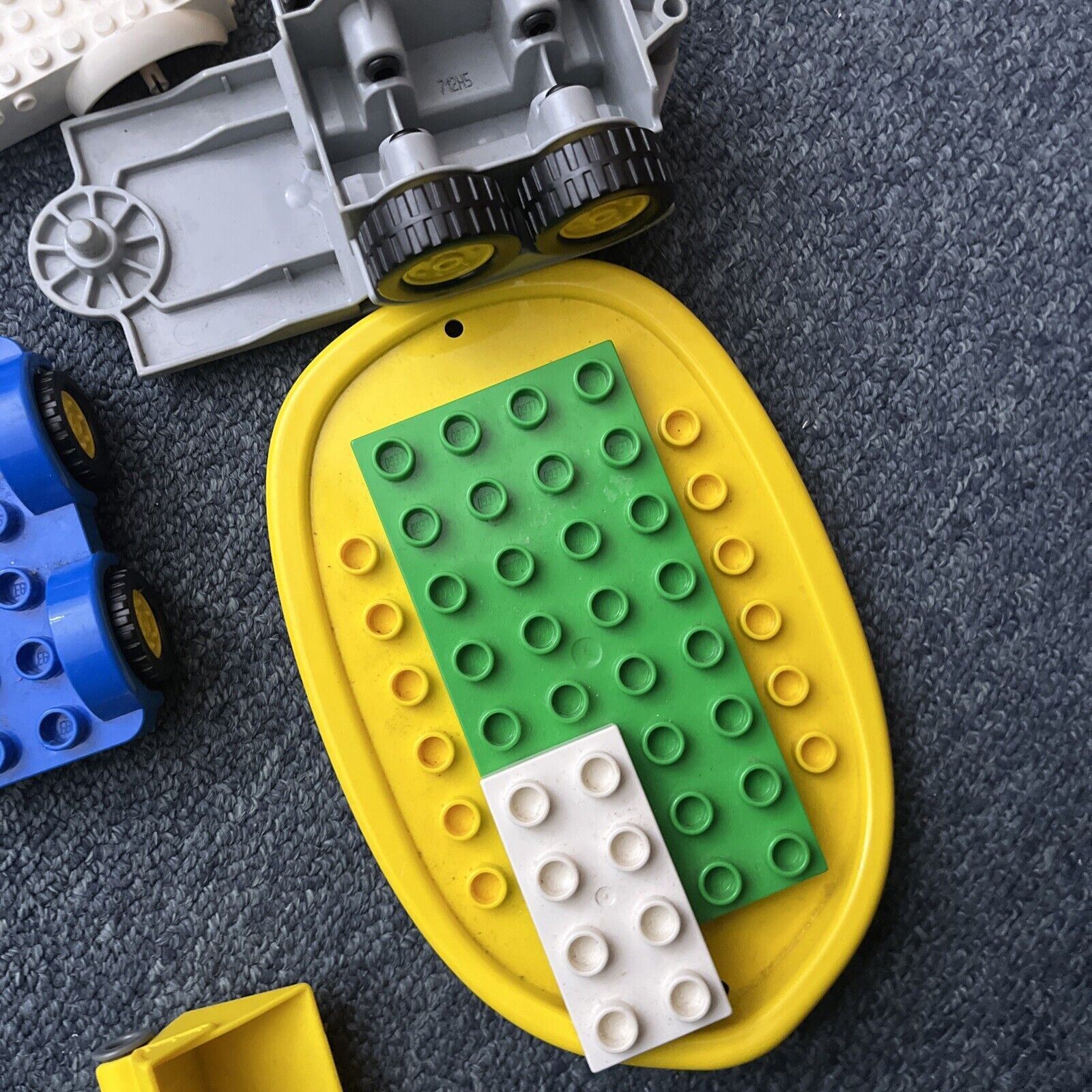 Lego Duplo 1kg Bulk Lot Vehicles, Planes, Boats and Parts - Picture 8 of 9