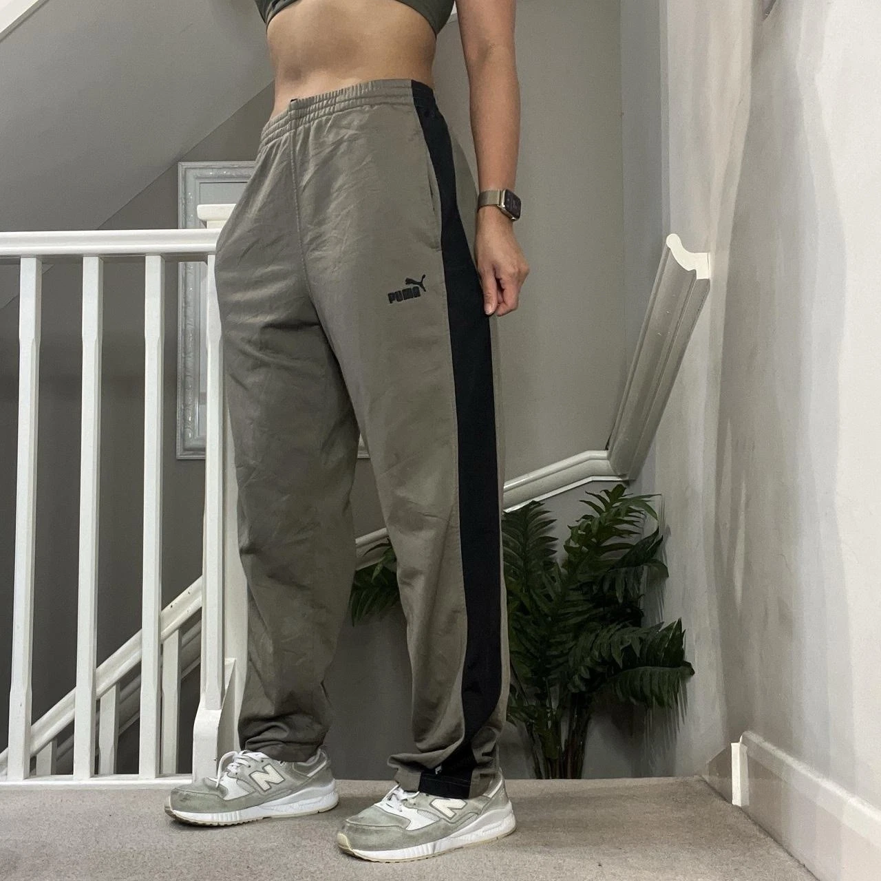 Vintage Y2K Puma Loose Fit Sweatpants Track-pants Size S Unisex Khaki Softshell