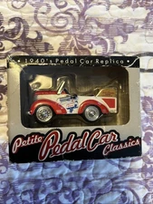 Crown Premiums PPAC04 1:12 Petite Pedal Car Classics Bob Evans Farms 1940's