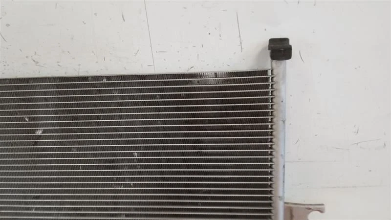 Nissan Frontier 1998 montaje condensador aire acondicionado Foto 3 de 4