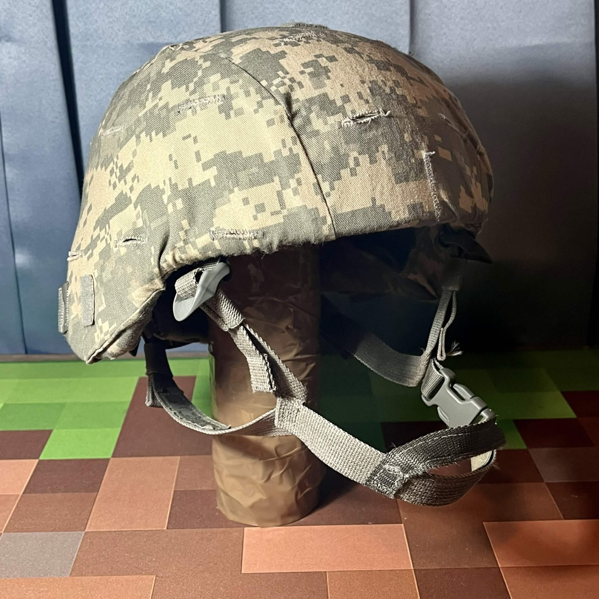 US Military - ACH - Advanced Combat Helmet - Medium - GENTEX - UCP