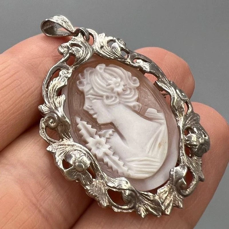 Ciondolo spilla cammeo conchiglia in argento sterling 925 vintage 1,77" ritra... - Immagine 2 di 4