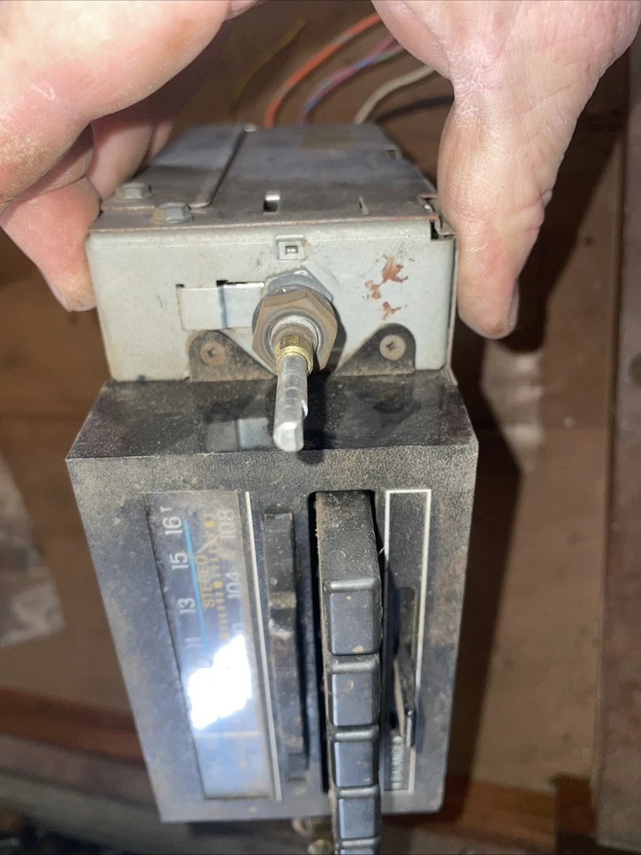 1980 1981 1982 1983 1984 85 1986 FORD TRUCK F150 F250 BRONCO Rádio OEM NÃO TESTADO - Imagem 4 de 4