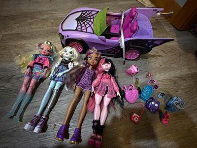 Monster High 4 Doll Lot 11in ghoulmobile 2021 Laguna clawdeen Frankie draculara 