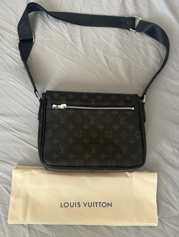 Louis Vuitton District PM Monogram Eclipse Messenger Bag Black Monogram Unisex - Image 2 of 4