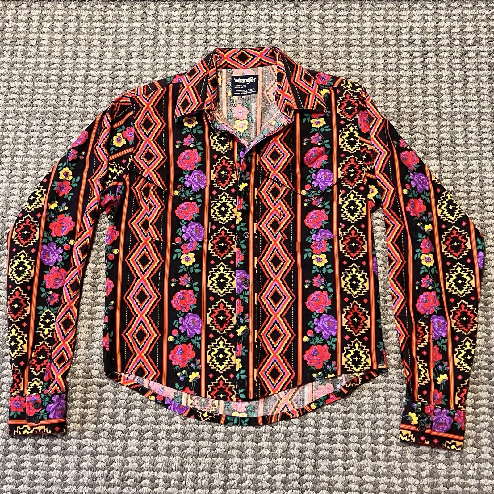 Vtg Wrangler Shirt Women's 15 1/2-35 Colorful Floral Aztec Western Cowboy Cut