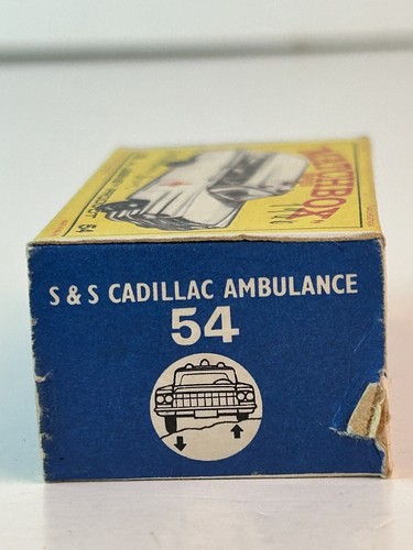 Matchbox No. 54 Cadillac S&S Ambulance With Original Box - Picture 6 of 15