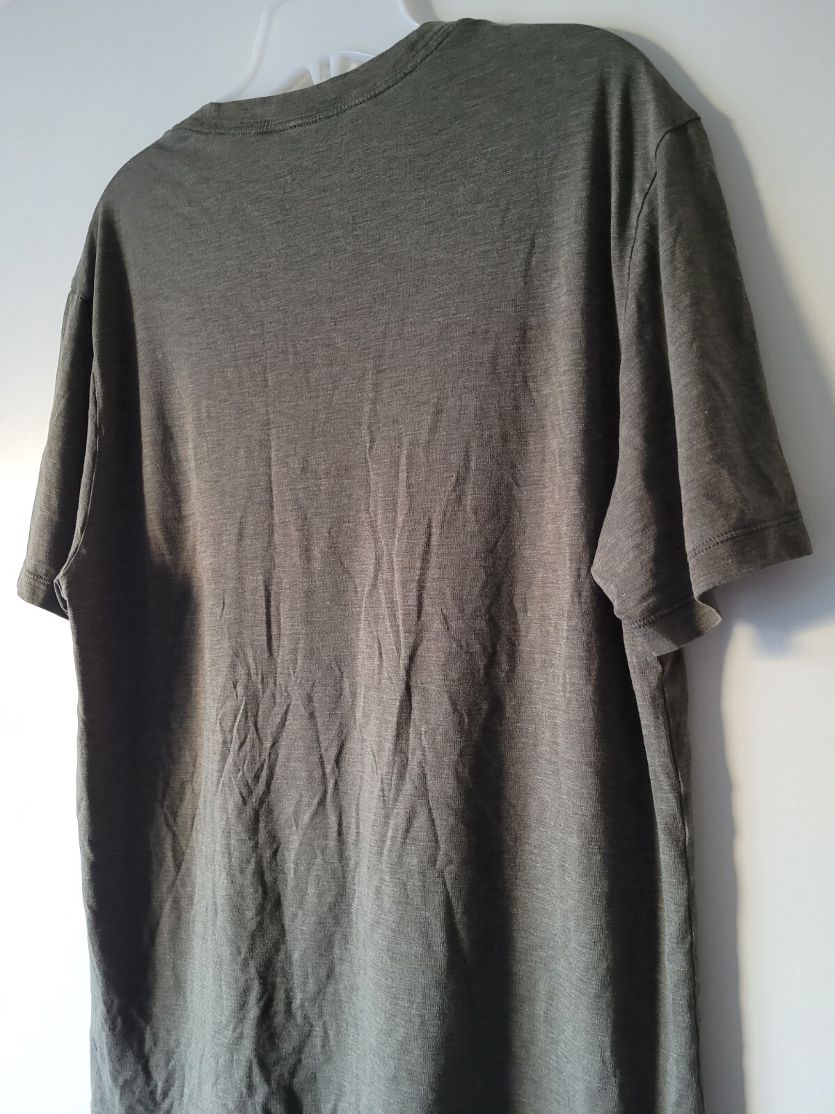 Lululemon Men's Basic Solid Green Short Sleeve Wo… - image 9