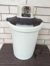 Vintage 4 Quart Ice Cream Freezer Maker Richmond Cedar Works Model 71 Electric