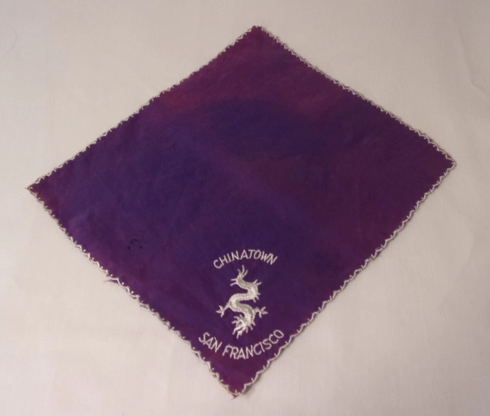 Pañuelo de recuerdo púrpura vintage de Chinatown, San Francisco, CA Foto 2 de 4