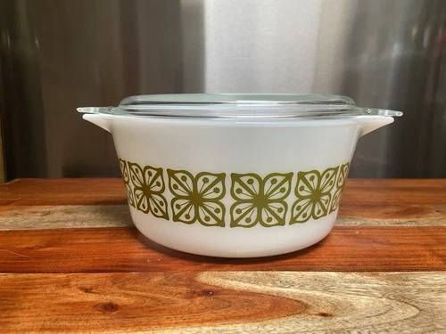 Vintage Pyrex Verde Green Square Flowers Casserole Dish With Lid 474-B 1 1/2 QT