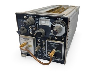Tektronix 7S12 TDR / Sampler with S-6 Sampling Head & S-52 Pulse Generator Head