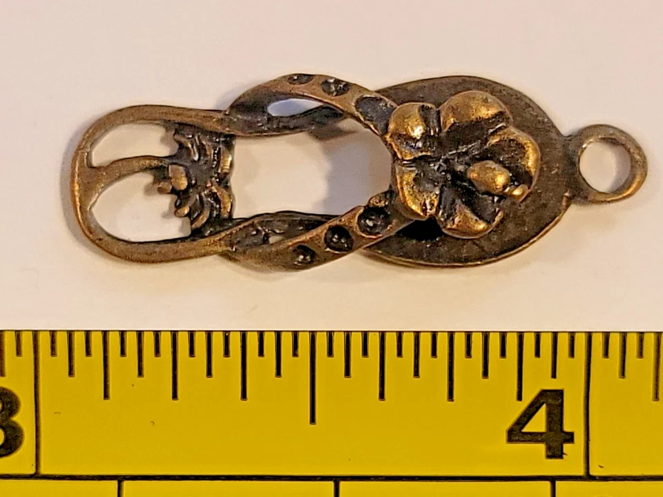 Lote de 5 piezas de sandalia de verano antigua de latón colgante enchapado en metal fabricación de joyas Foto 3 de 4