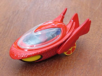 Teamsterz Frog Boy Red Yellow Car HTI Toys 2017 measurements are 7.5cm x 3cm x 3