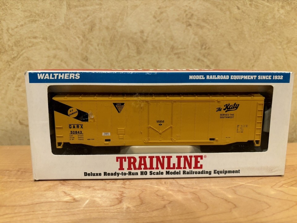 Five Walthers HO Train Cars Four Tankers and one Plug Door Box Car eBay