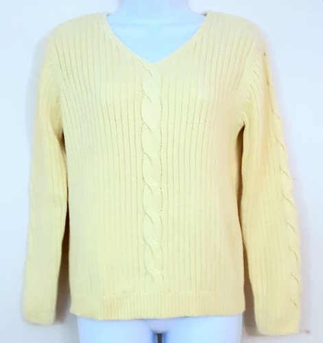 Long Sleeve Cable Knit V-Neck 