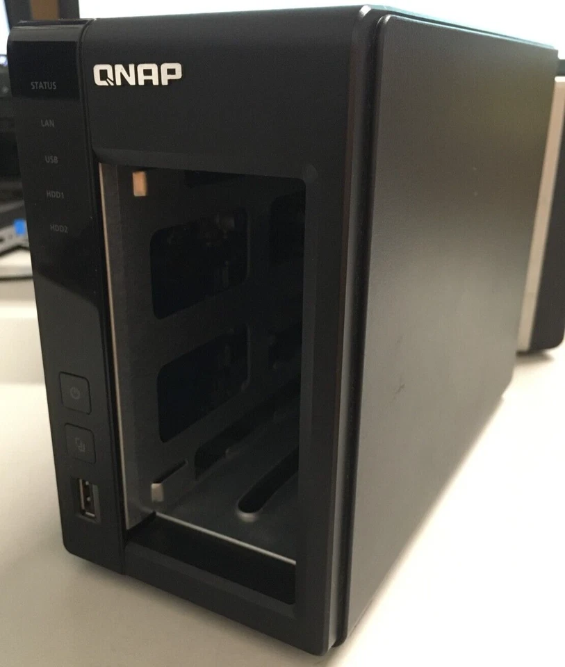 QNAP TS-219P II 2Bay Network Attached Storage NAS Enclosure with PSU & CADDIES - Image 3 of 4