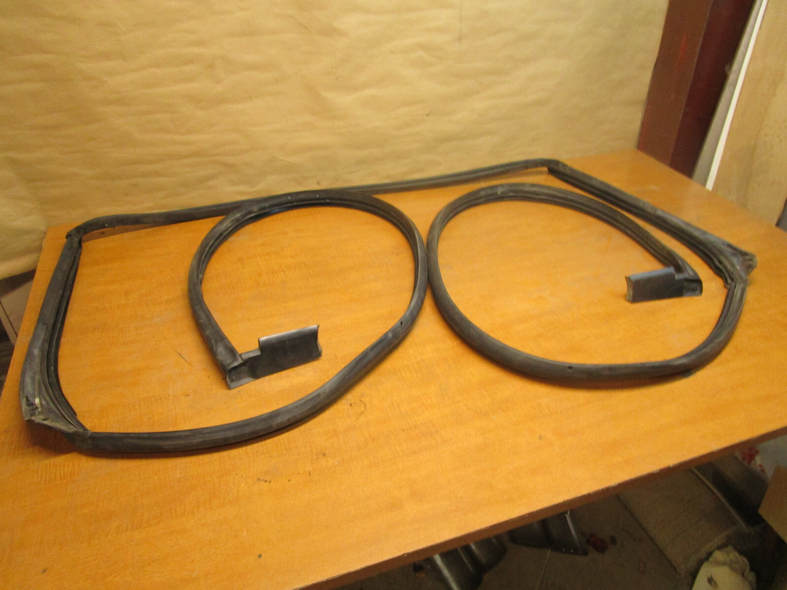 Maserati 4200 Spyder - Front Weatherstrip For  Doors & A-Pillars - P/N 66365900