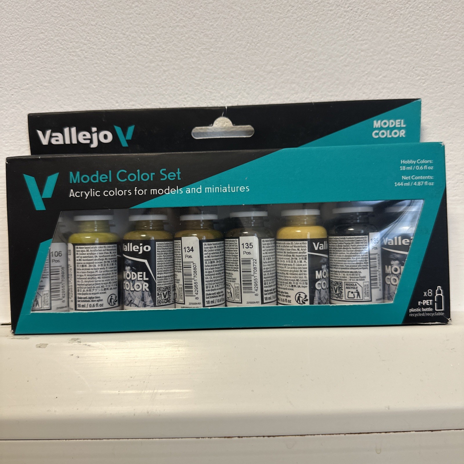 Vallejo Model Color Face Skin Colours Acrylic Paint Set - Assorted Colours Pack