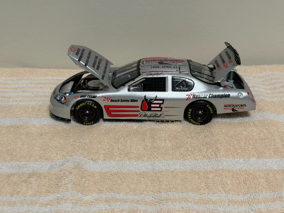 Action Platinum Series 1:24 Dale Earnhardt Diecast Sport & Touring