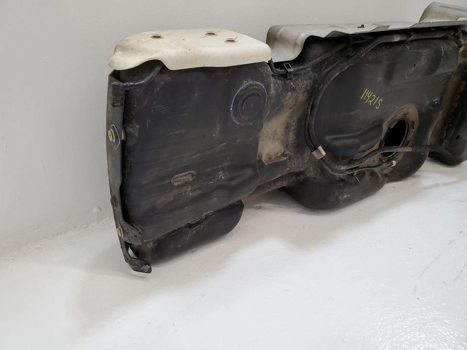 2015 - 2016 CADILLAC ESCALADE Fuel Tank  - Image 3 of 4