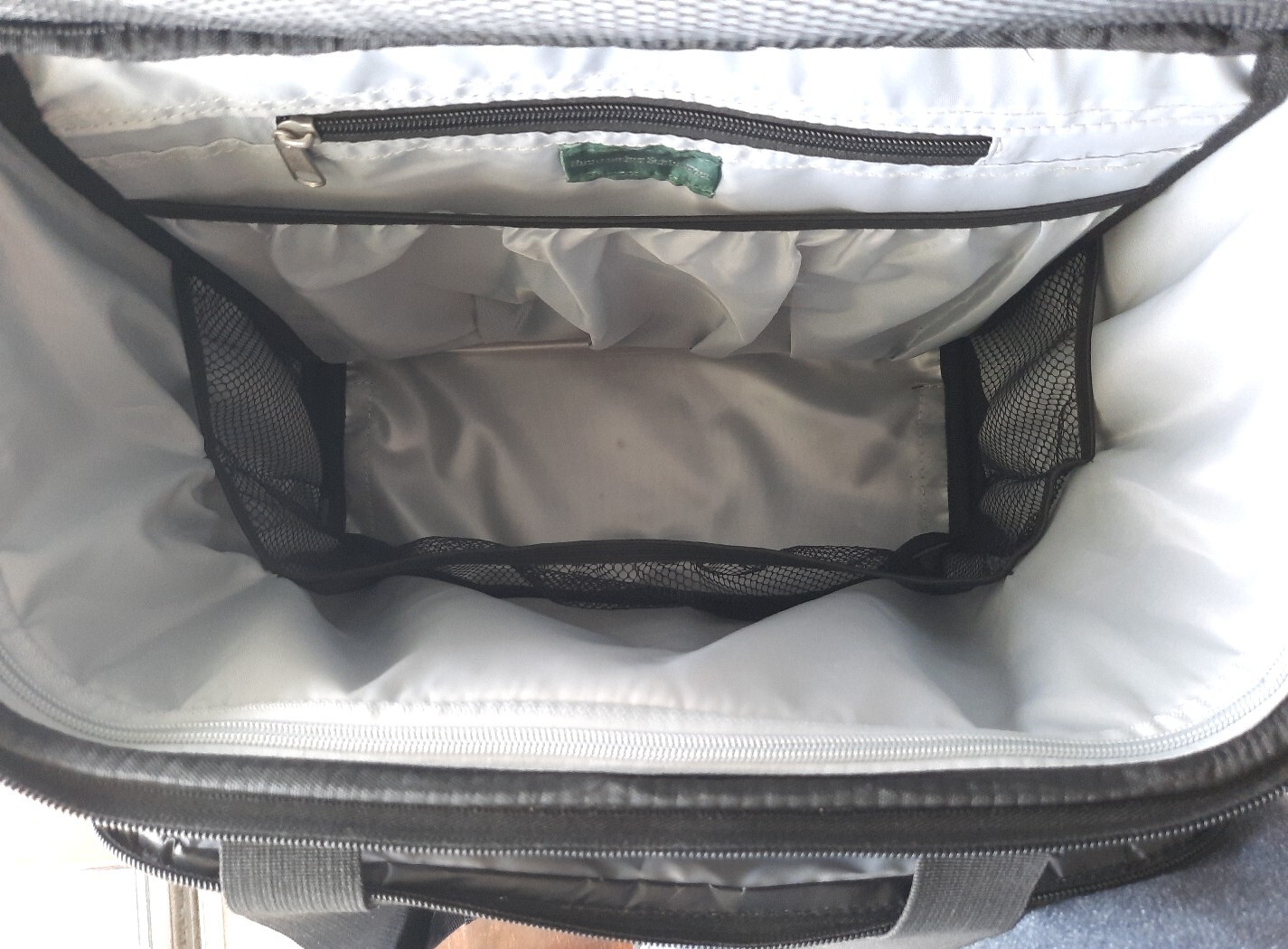 Hammacher Schlemmer Under Seat Rolling Carry On Bag Luggage MedRep