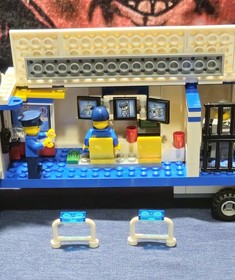 LEGO City: Mobile Police Unit (60044) 2014 - Retired 98% Complete Build Only