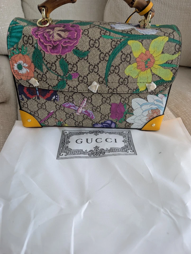 Bolso de Hombro GUCCI GG Supreme Monograma Flora Pequeño Candado Bambú Floral Foto 4 de 4